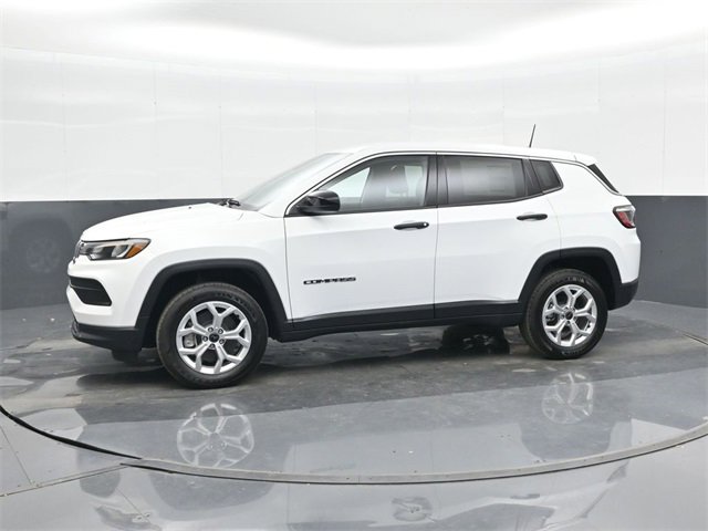 Used 2025 Jeep Compass Sport image 9