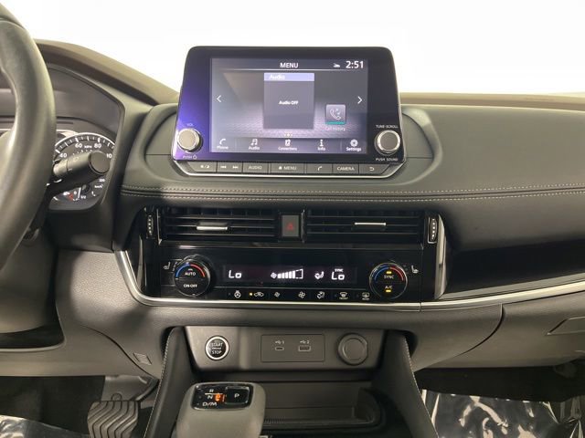 Used 2023 Nissan Rogue SL FWD image 26