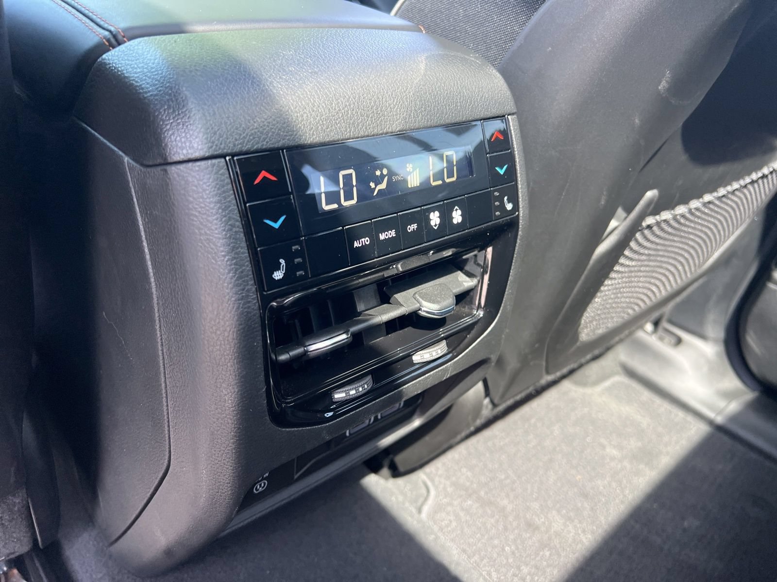 Used 2025 Jeep Grand Cherokee Summit AWD/4WD image 38