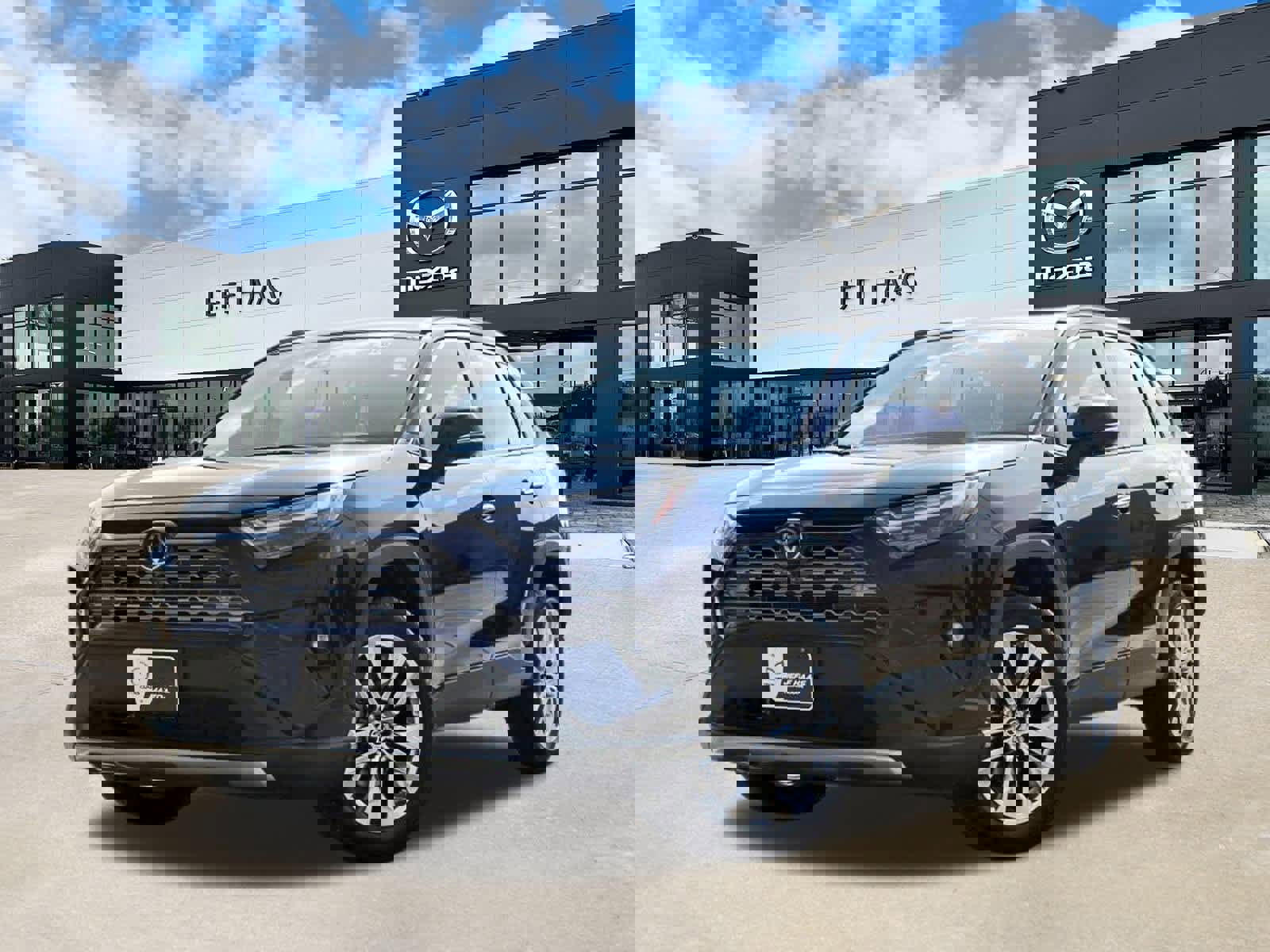 Used 2025 Toyota RAV4 Limited image 1