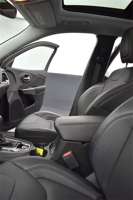 Used 2022 Jeep Cherokee Limited image 10