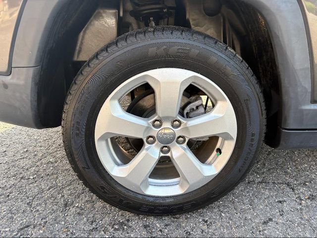 Used 2019 Jeep Compass Latitude image 24