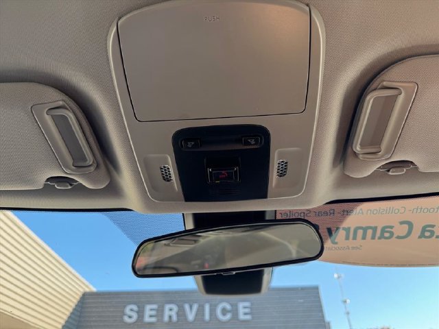 Used 2022 Toyota Camry SE FWD image 26