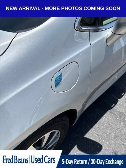 Used 2022 Chrysler Pacifica Touring-L w/ Uconnect Theater Family Group FWD image 3