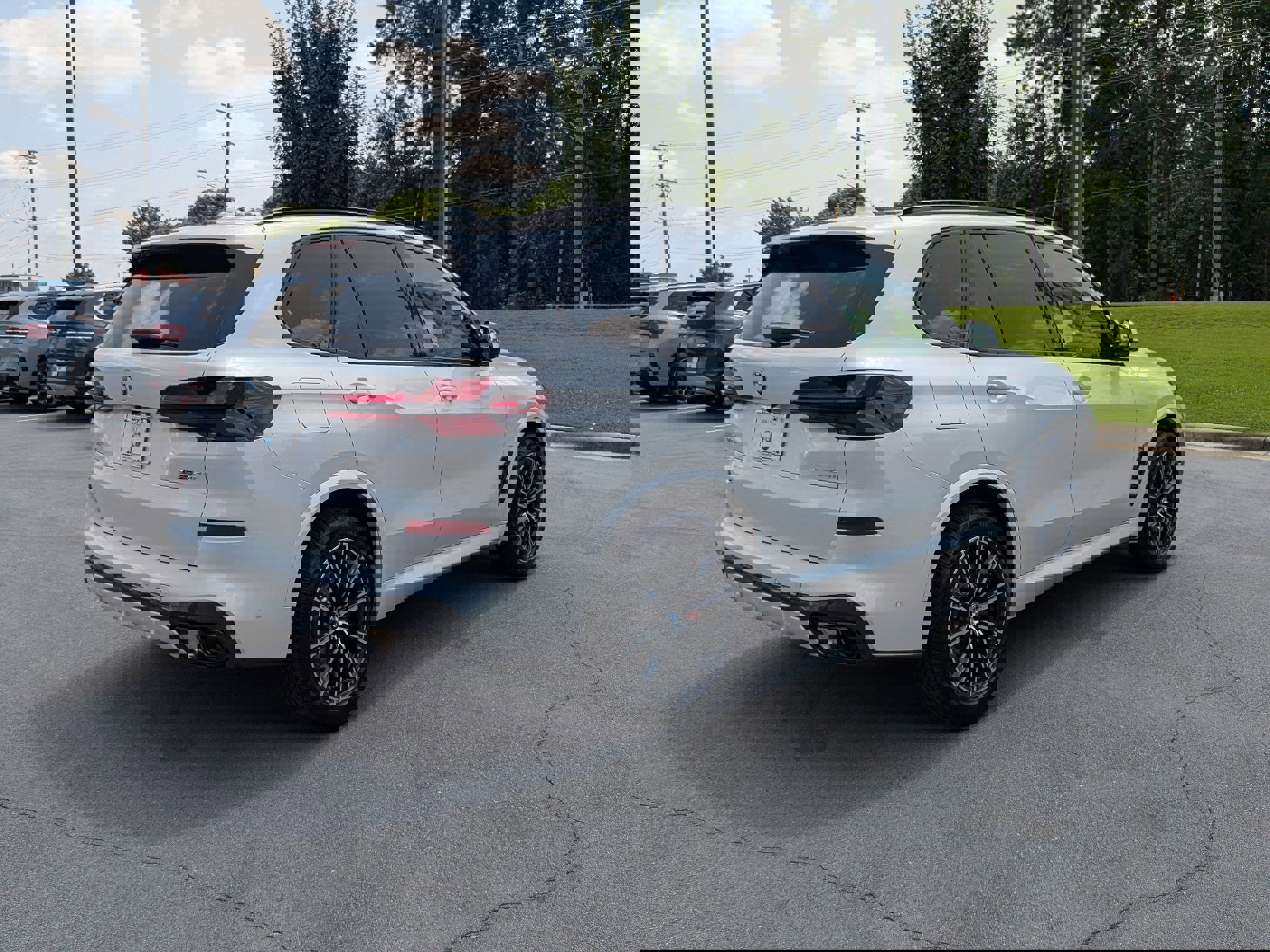 New 2026 BMW X5 xDrive40i w/ M Sport Package image 3