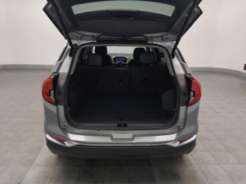 Used 2023 GMC Terrain SLT image 29