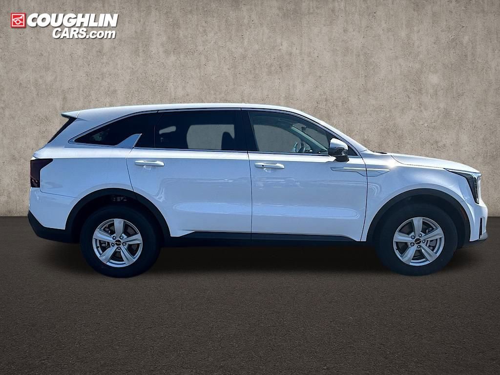 New 2025 Kia Sorento LX image 5
