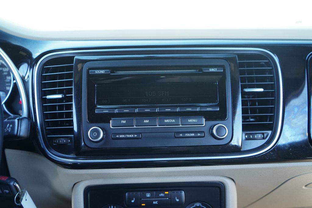 Used 2014 Volkswagen Beetle 2.5 image 19