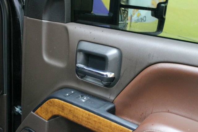 Used 2016 Chevrolet Silverado 2500 High Country w/ High Country Premium Package AWD/4WD image 10