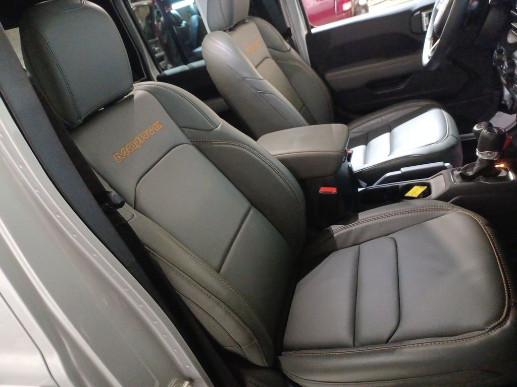 Used 2024 Jeep Gladiator Mojave image 25