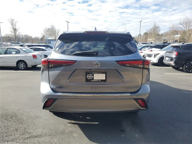 Used 2022 Toyota Highlander Platinum image 5