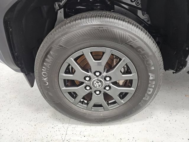 Used 2025 Toyota 4Runner SR5 AWD/4WD image 10