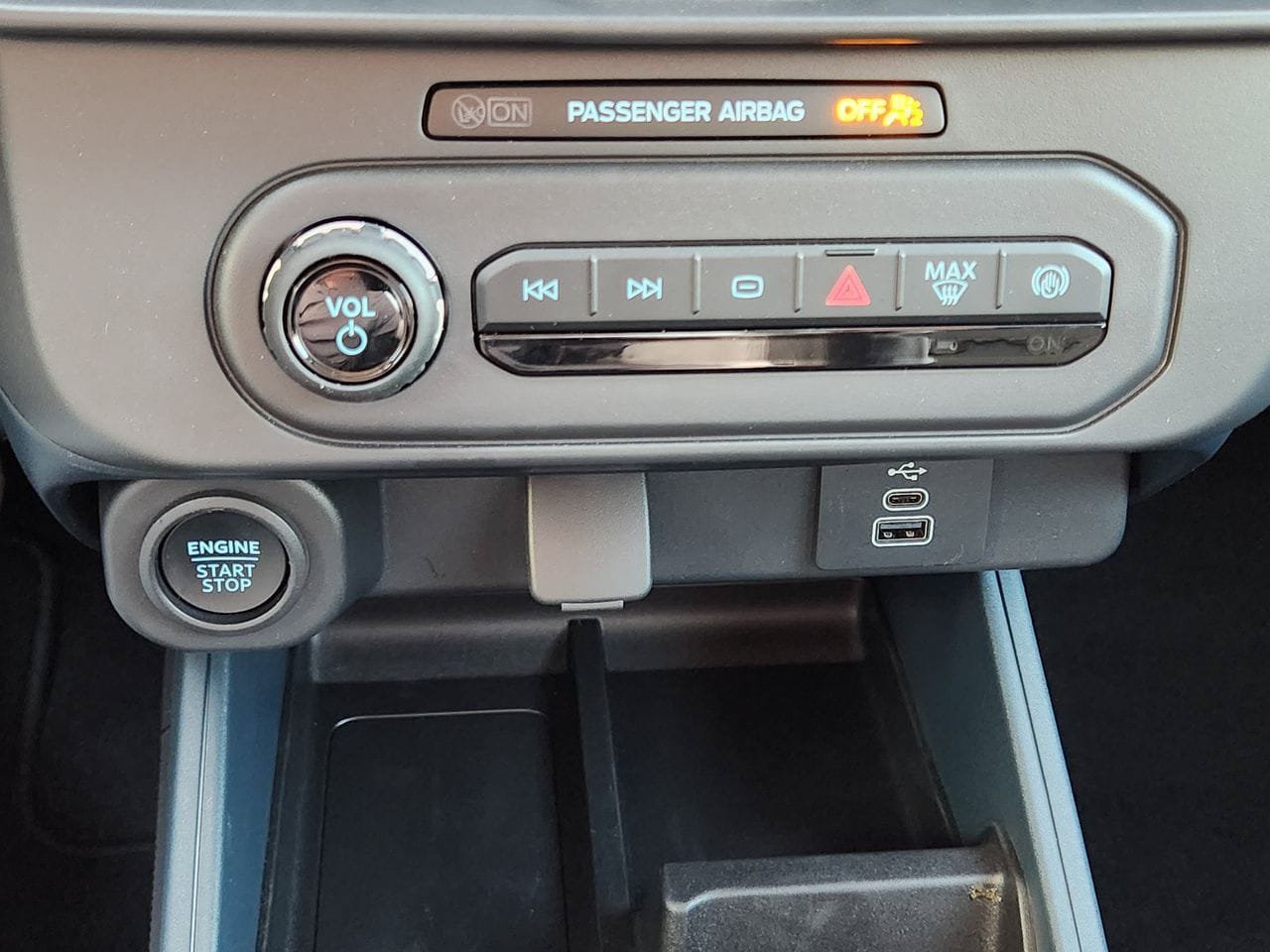 Used 2025 Ford Maverick Lobo AWD/4WD image 18