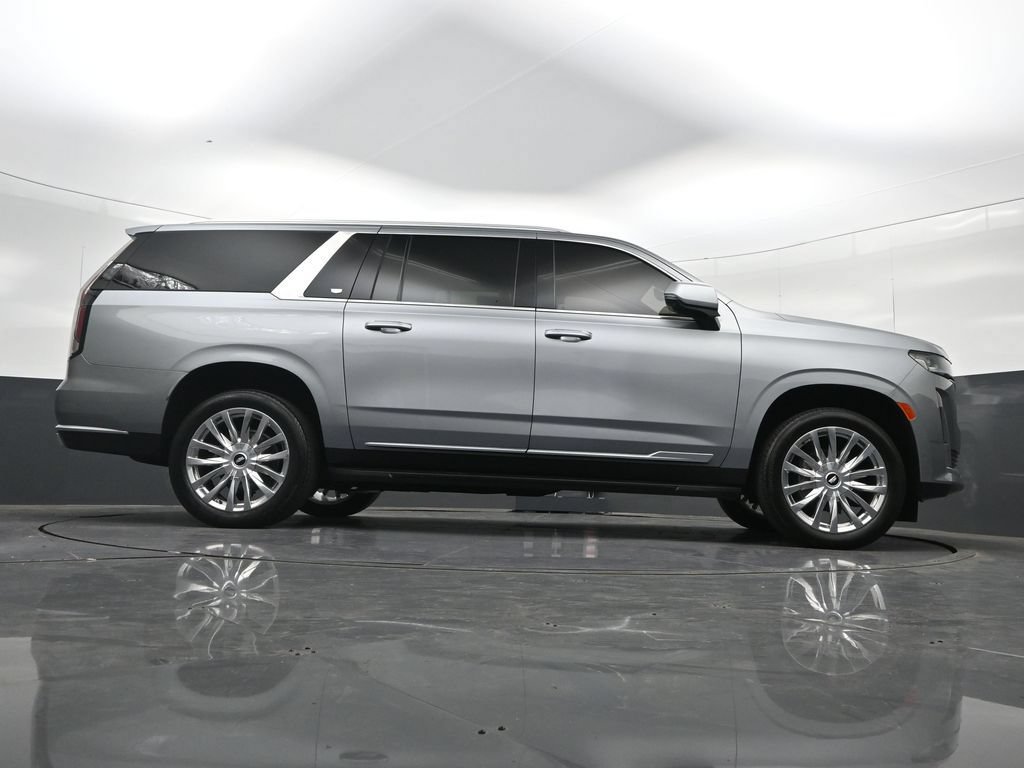 Used 2024 Cadillac Escalade ESV Premium Luxury AWD/4WD image 44