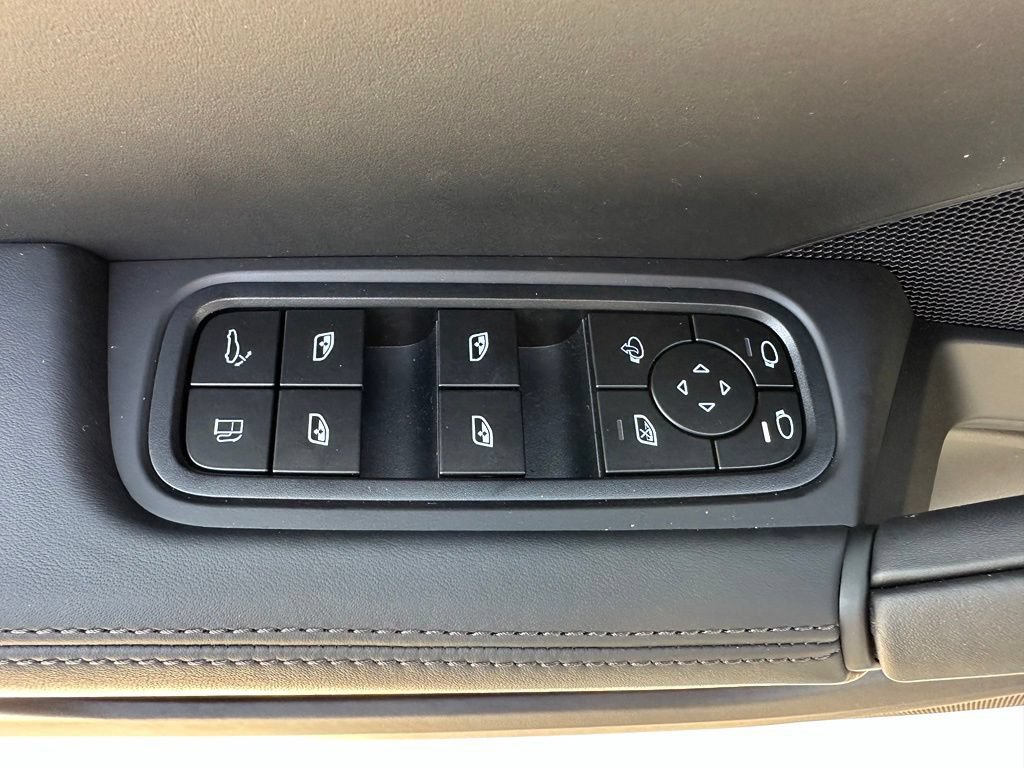 Used 2026 Porsche Cayenne E-Hybrid AWD/4WD image 18