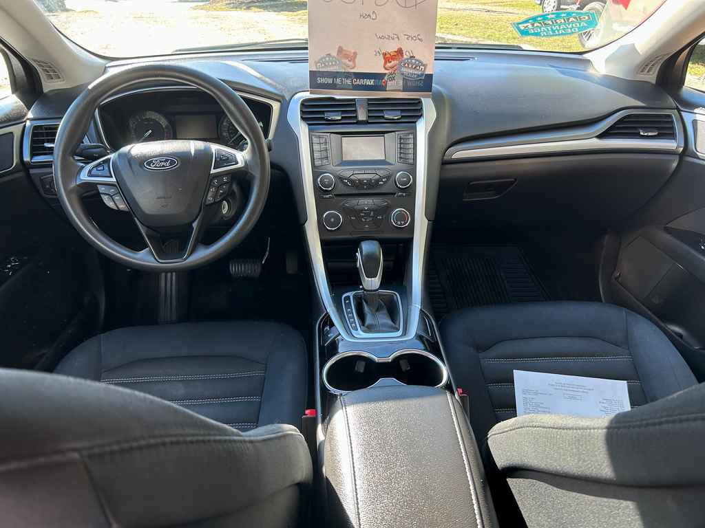 Used 2015 Ford Fusion SE image 13