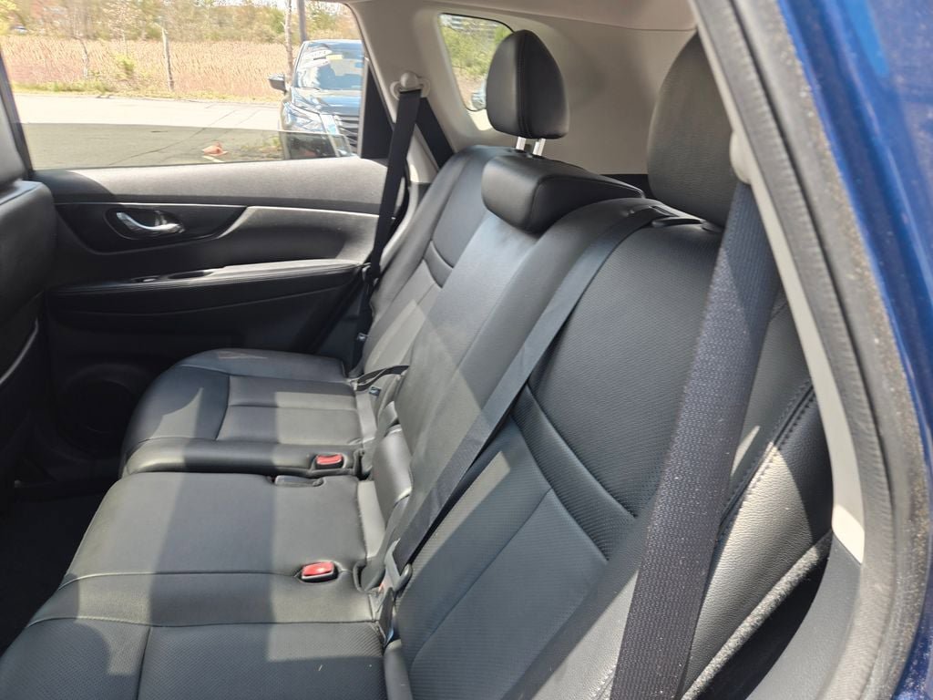 Used 2020 Nissan Rogue SL w/ Premium Package AWD/4WD image 12
