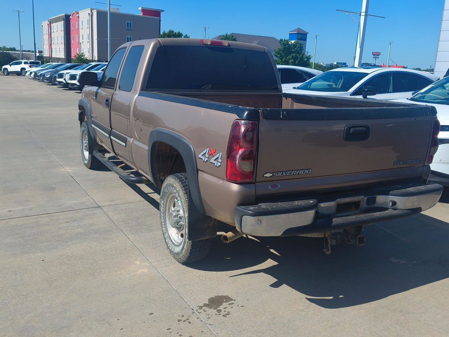 Used 2003 Chevrolet Silverado 2500 LT w/ Skid Plate Package AWD/4WD image 7