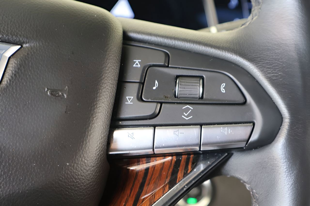 Certified 2024 Cadillac Escalade ESV Premium Luxury image 24