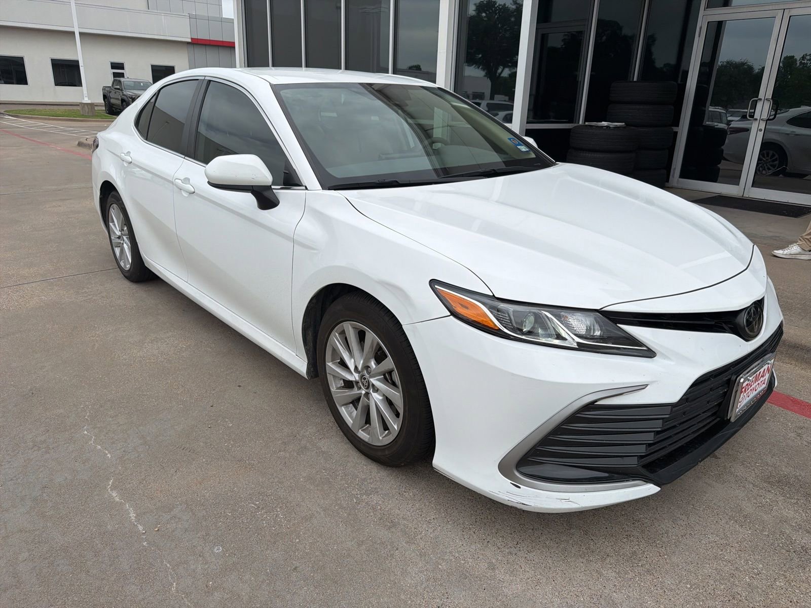 Used 2023 Toyota Camry LE FWD image 4