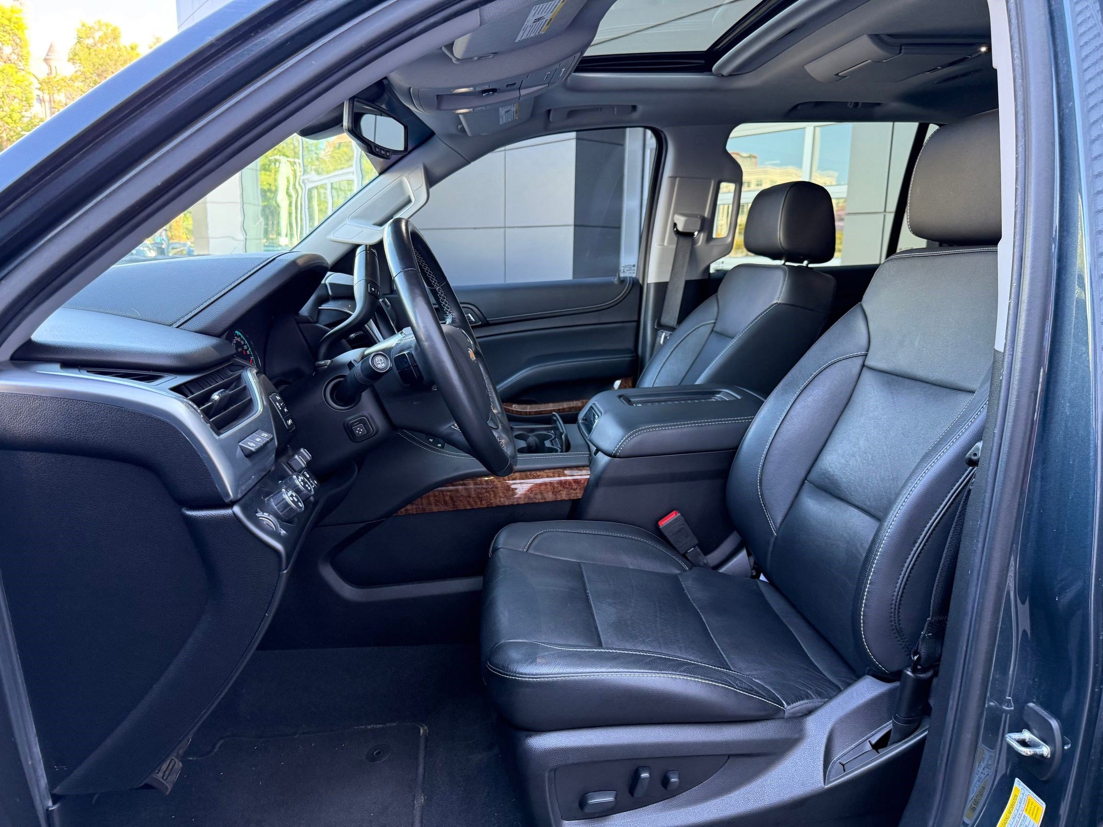 Used 2020 Chevrolet Tahoe Premier w/ 6.2L Performance Package image 25