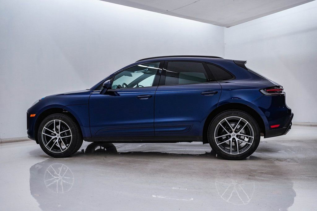 Certified 2025 Porsche Macan video 2