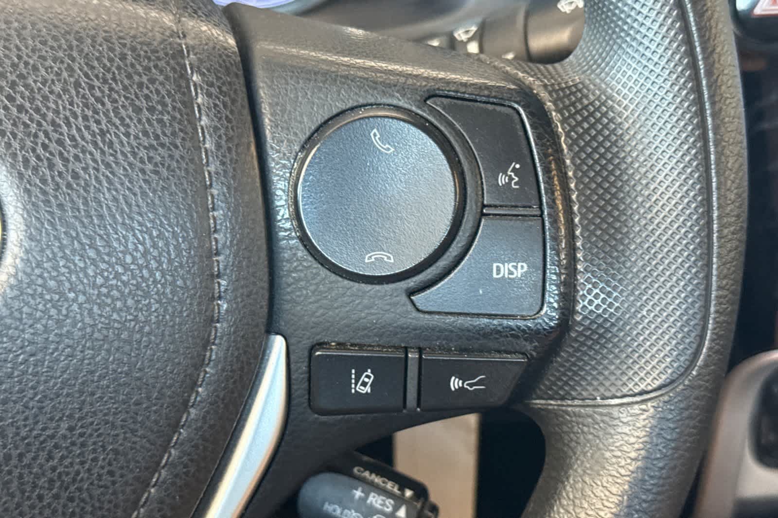 Used 2018 Toyota Corolla LE FWD image 24