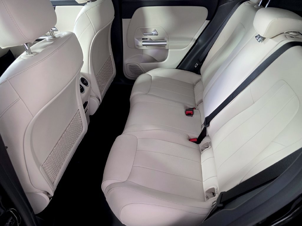 Certified 2025 Mercedes-Benz GLA 250 image 14