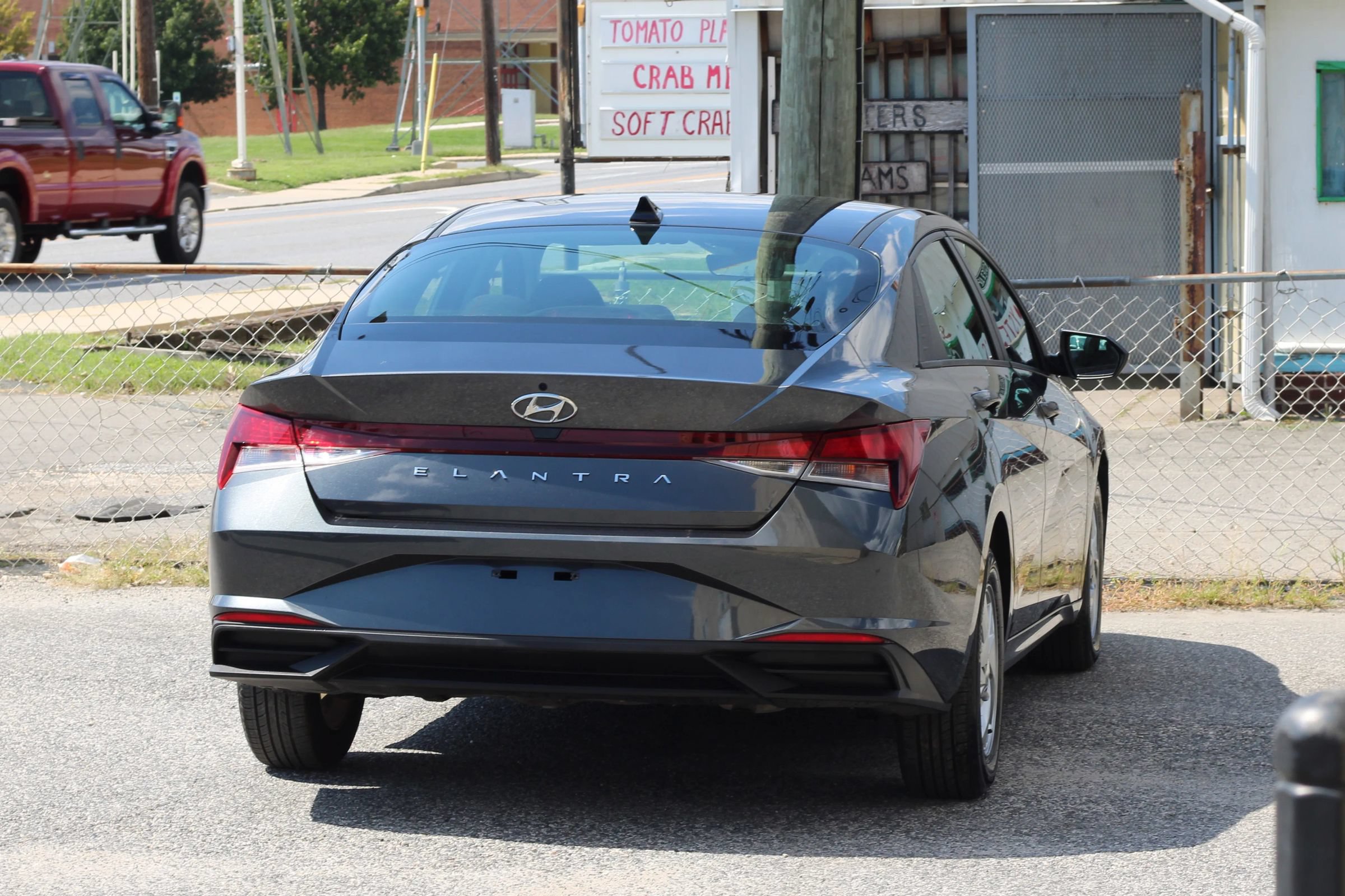 Used 2022 Hyundai Elantra SE FWD image 8