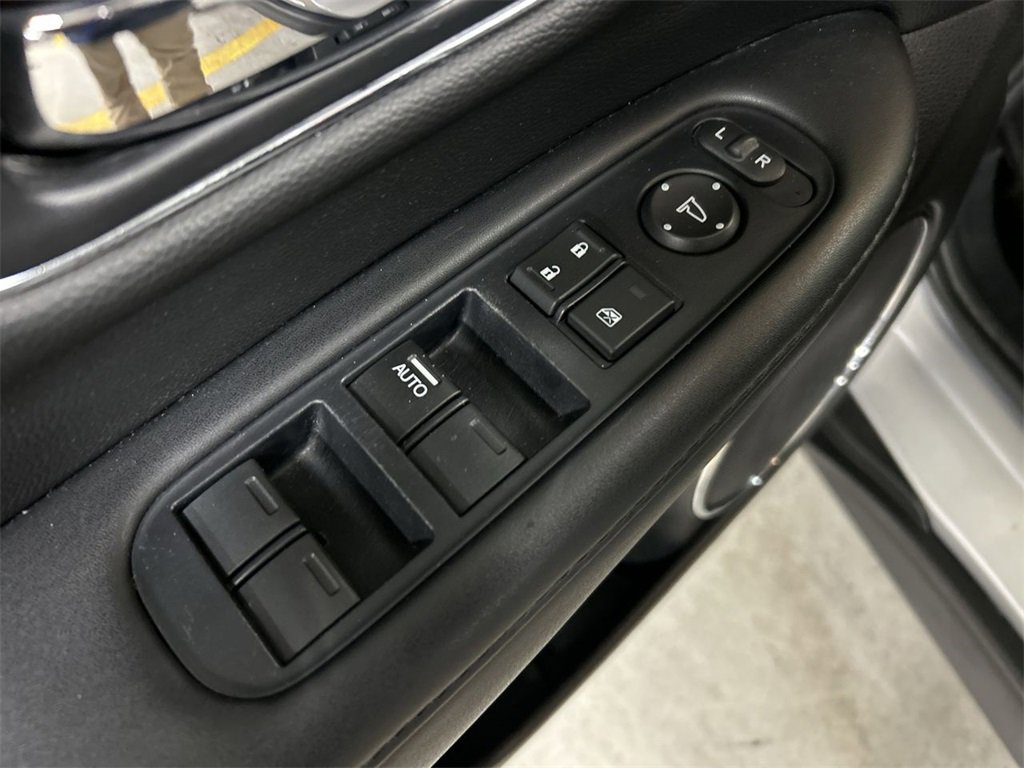 Used 2019 Honda HR-V EX-L image 16