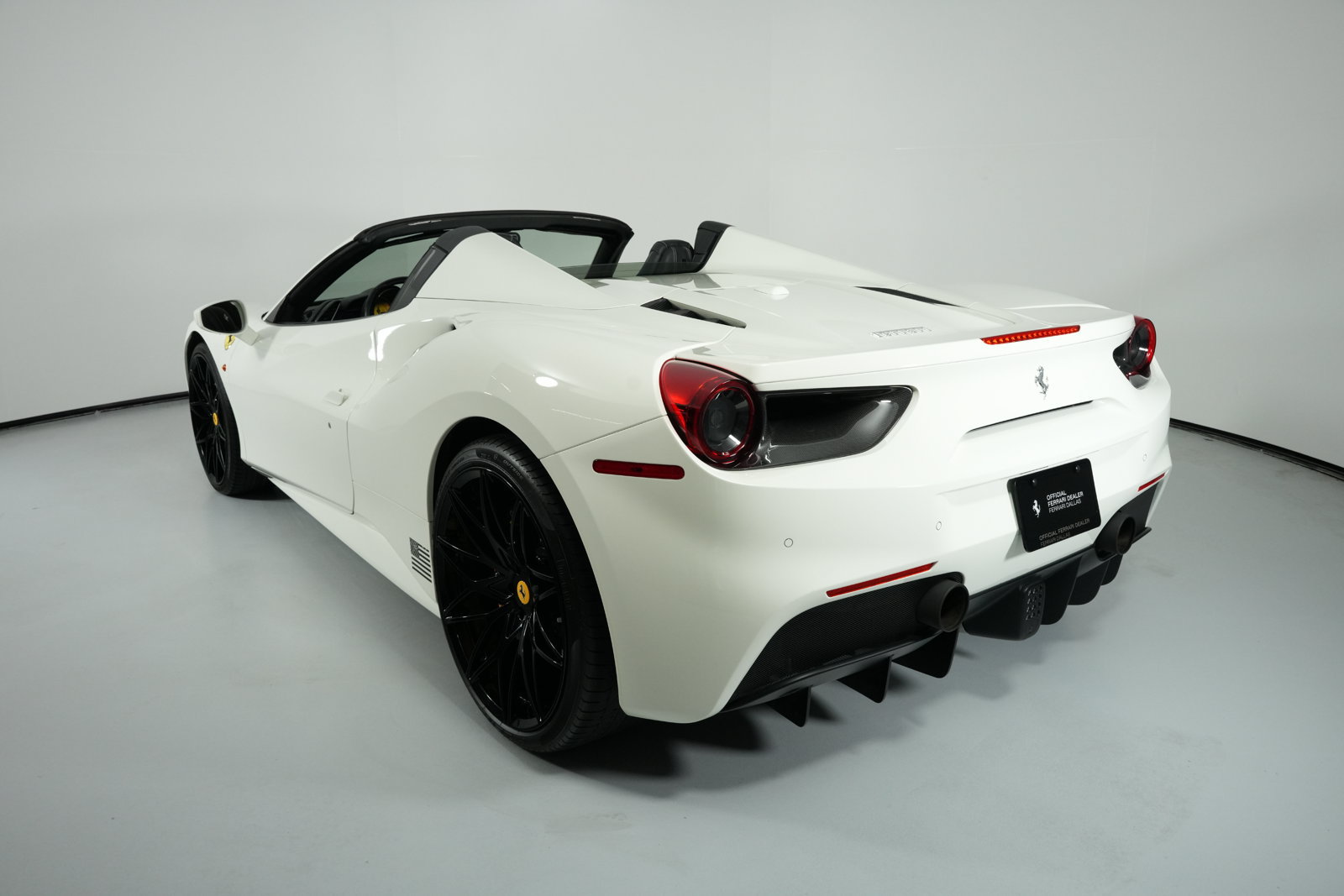 Used 2019 Ferrari 488 Spider RWD image 23