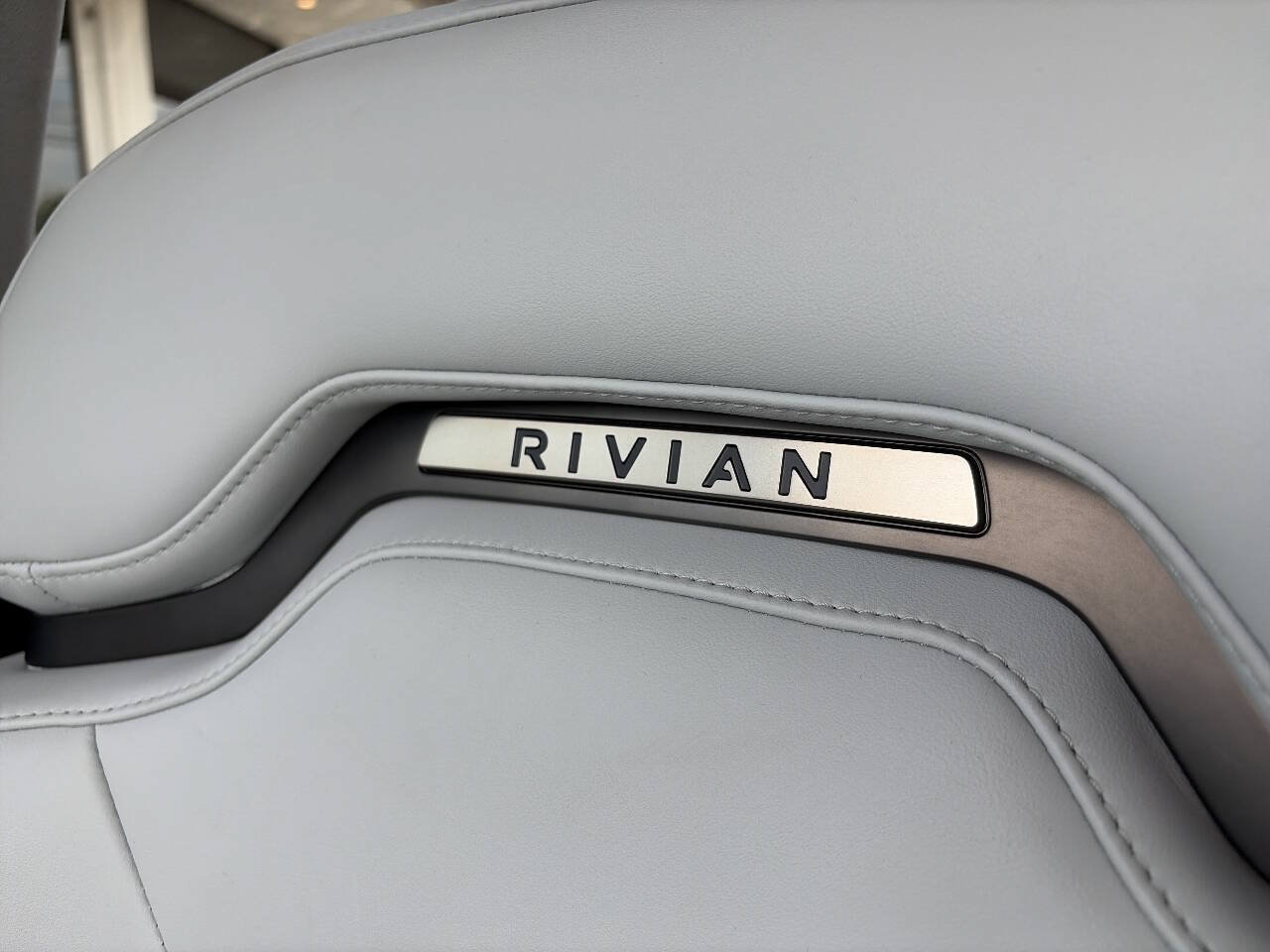 Used 2022 Rivian R1T Adventure AWD/4WD image 36