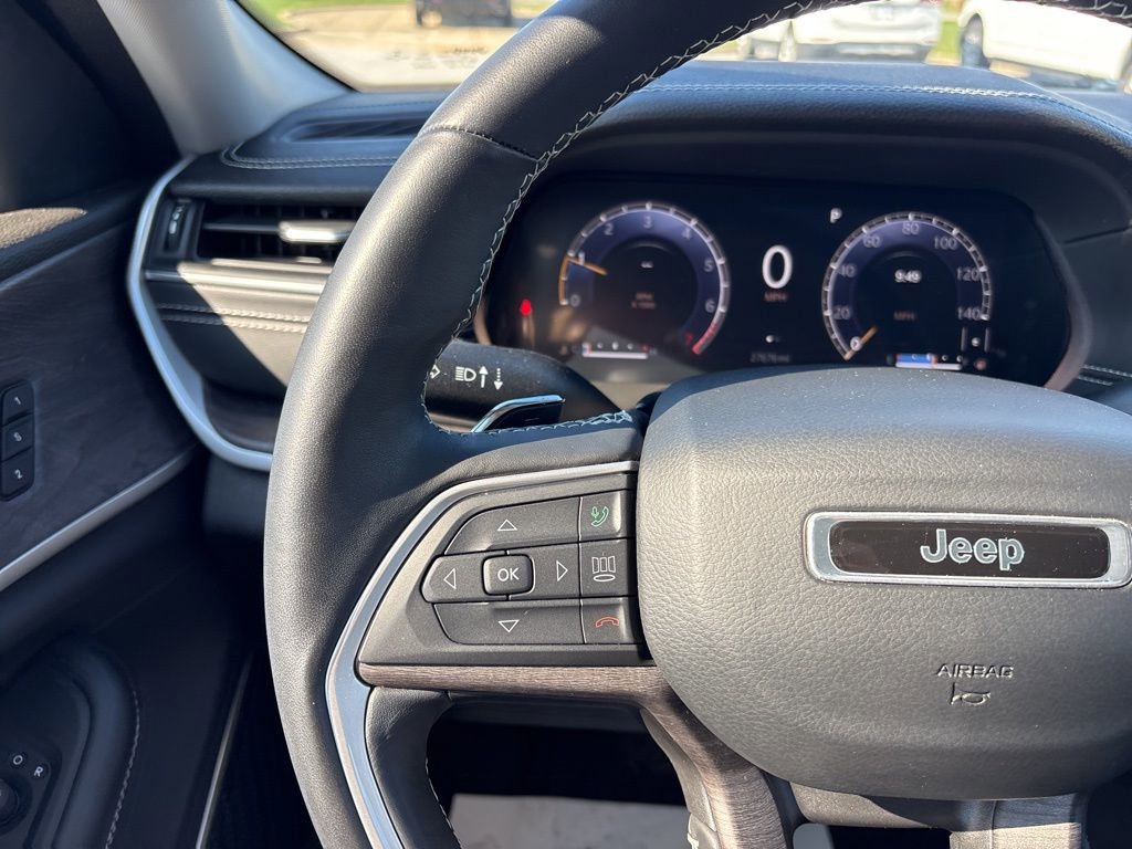 Used 2021 Jeep Grand Cherokee L Limited AWD/4WD image 36