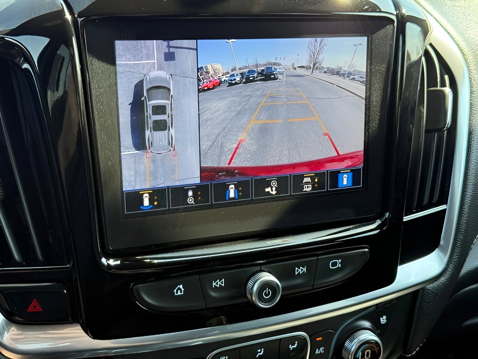 Used 2023 Chevrolet Traverse Premier w/ LPO, Floor Liner Package AWD/4WD image 20