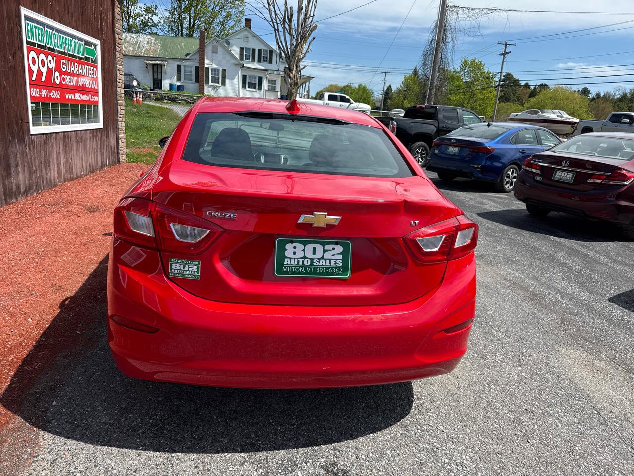 Used 2017 Chevrolet Cruze LT w/ Convenience Package FWD image 5