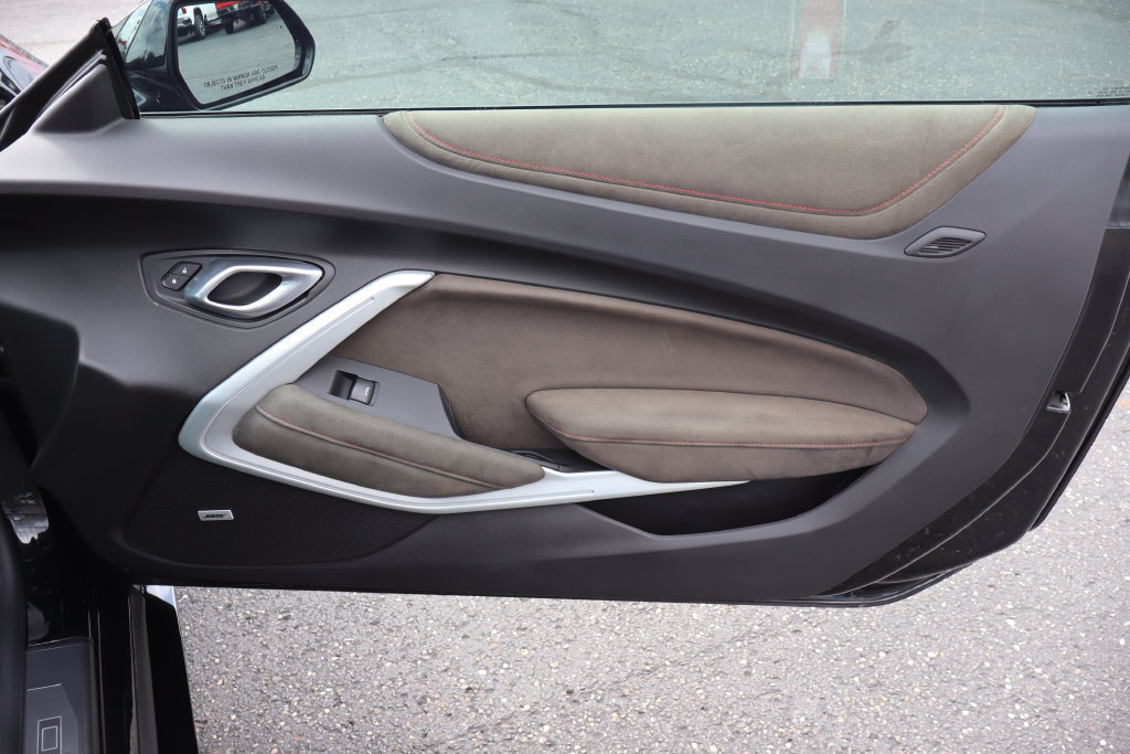Used 2018 Chevrolet Camaro ZL1 RWD image 10