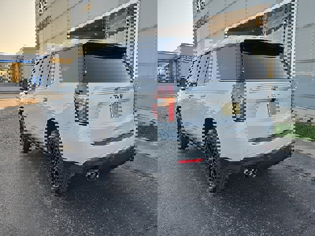 Used 2024 Chevrolet Tahoe High Country w/ Premium Package 2 image 4