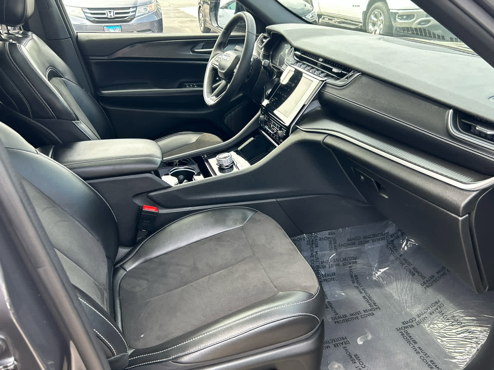 Used 2023 Jeep Grand Cherokee Altitude image 28