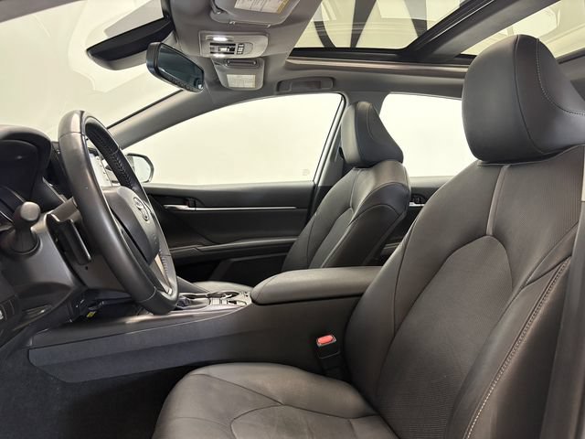 Used 2022 Toyota Camry XSE w/ Navigation Package FWD image 9