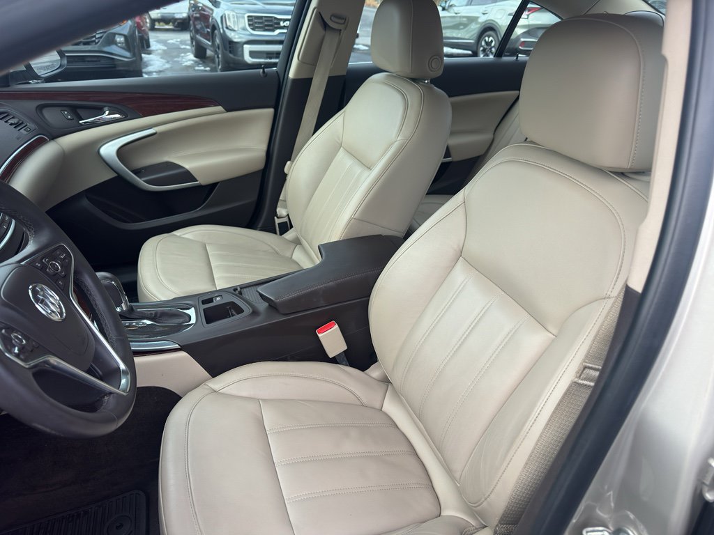 Used 2016 Buick Regal image 9