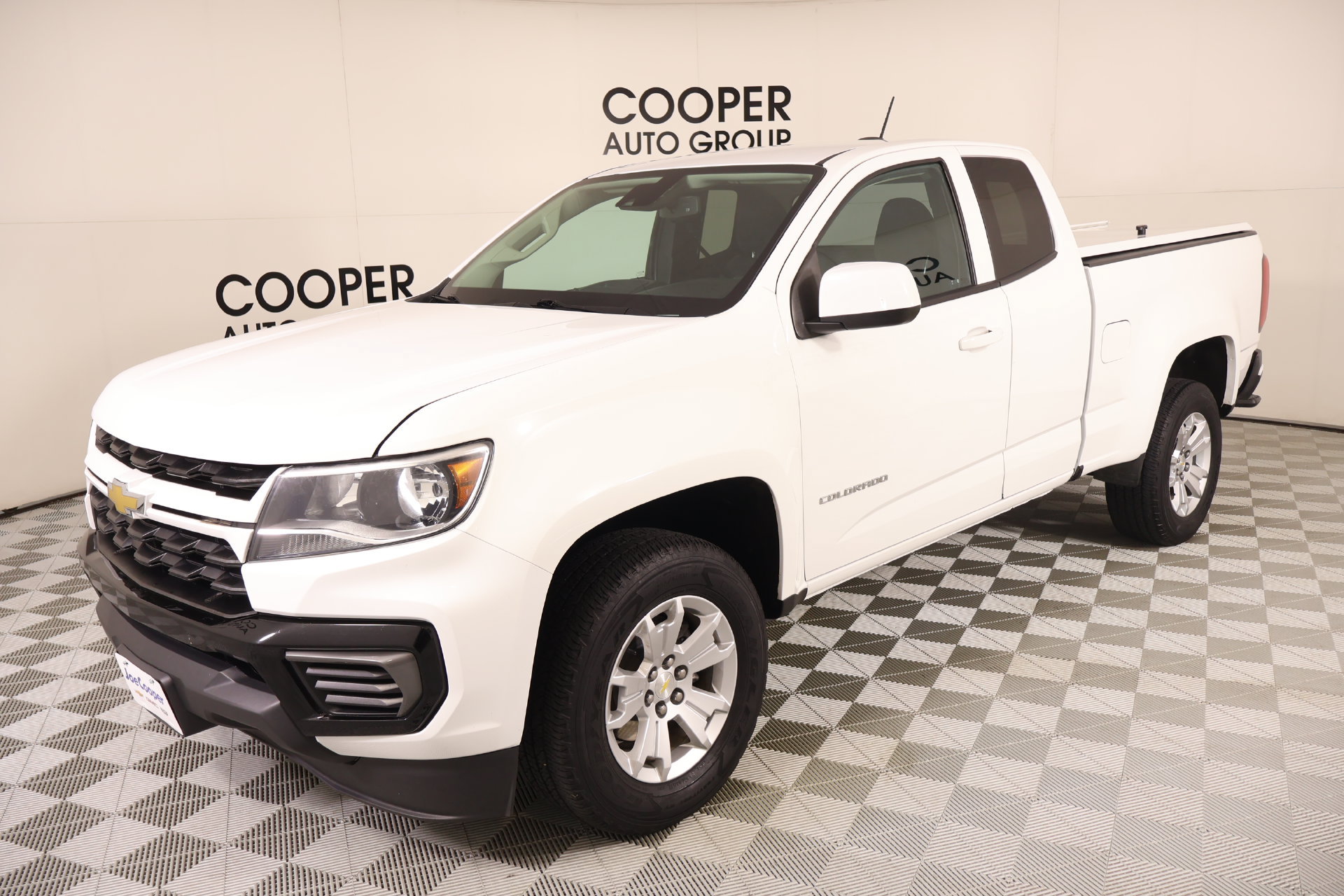 Used 2022 Chevrolet Colorado LT w/ Fleet Safety Package RWD image 9