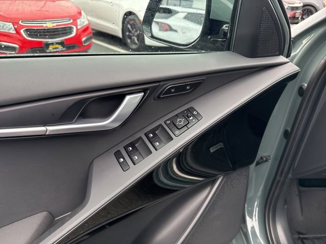 Certified 2023 Kia Niro SX Touring FWD image 15