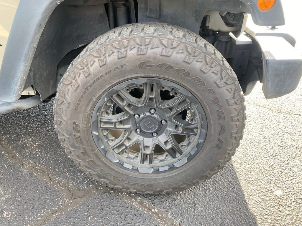 Used 2018 Jeep Wrangler Sport image 2