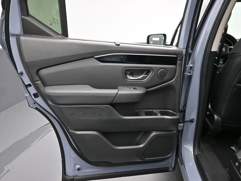 New 2025 Honda Pilot Touring image 35