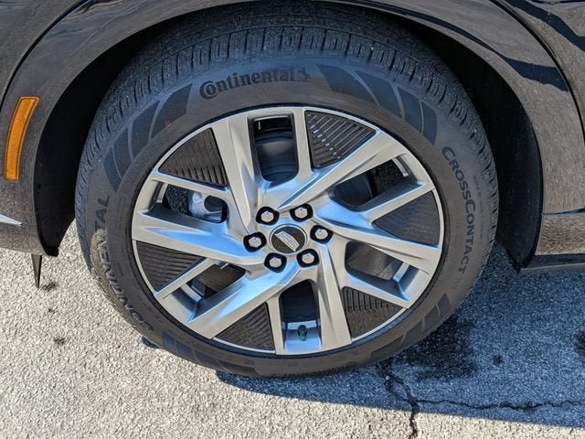 New 2026 Cadillac Optiq Luxury 2 RWD image 9