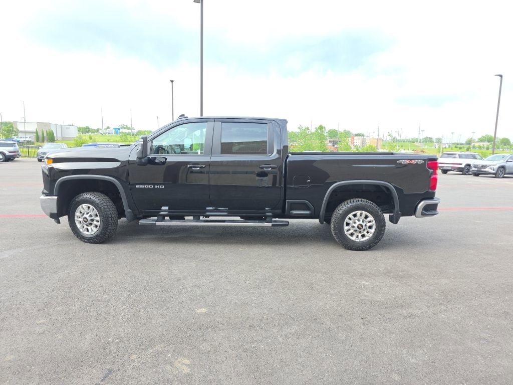 Used 2025 Chevrolet Silverado 2500 LT w/ Convenience Package AWD/4WD image 8
