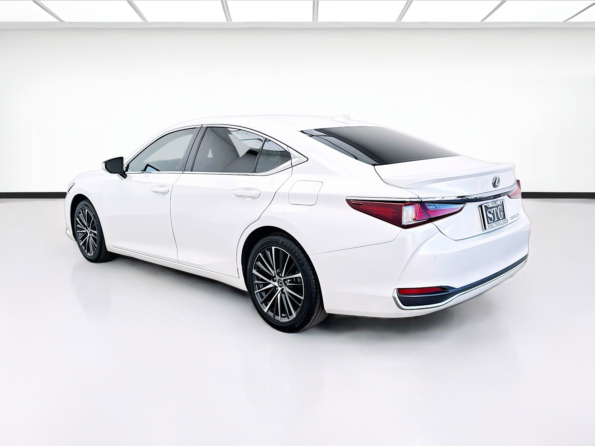 Used 2023 Lexus ES 300h w/ Premium Package FWD image 6