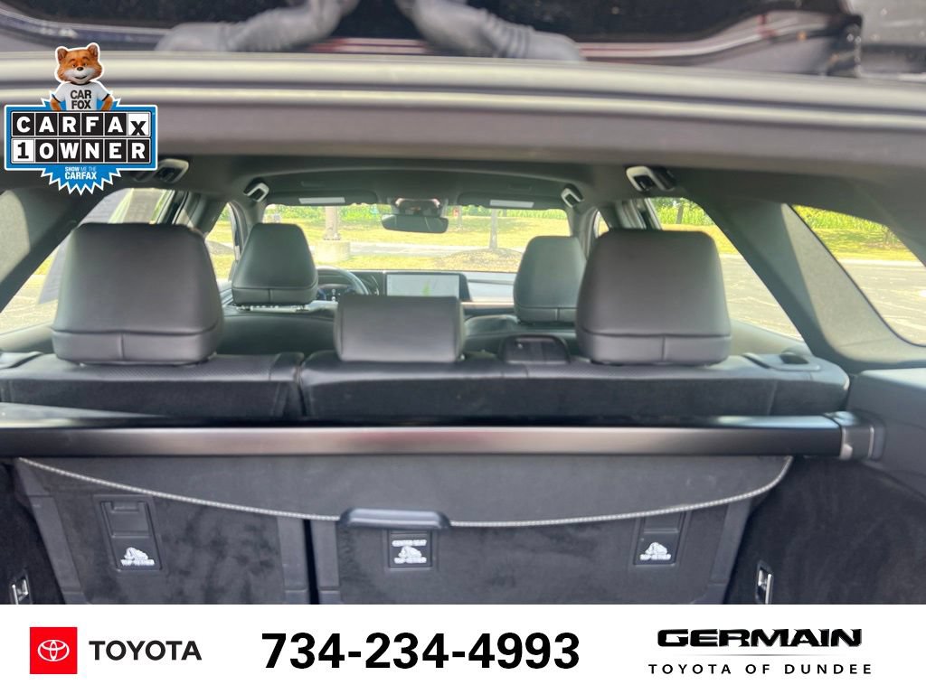 Used 2025 Toyota Crown Signia AWD/4WD image 19