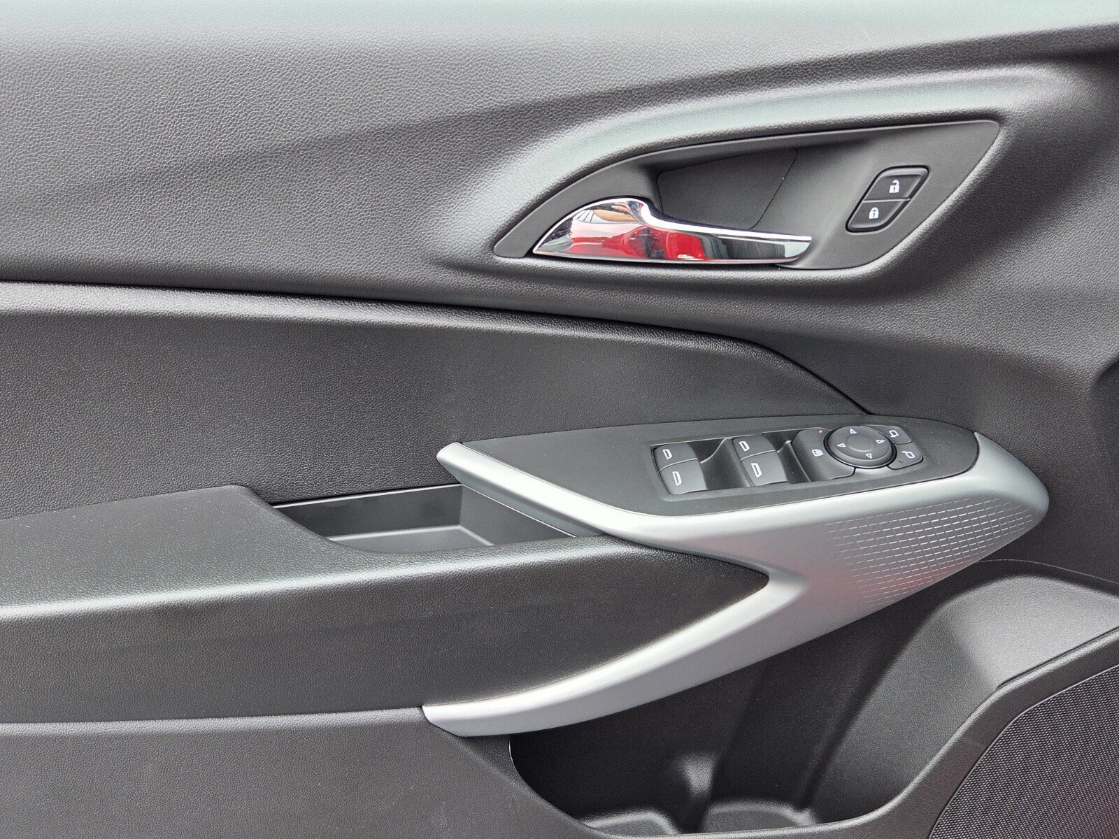 New 2026 Chevrolet Trax RS FWD image 10