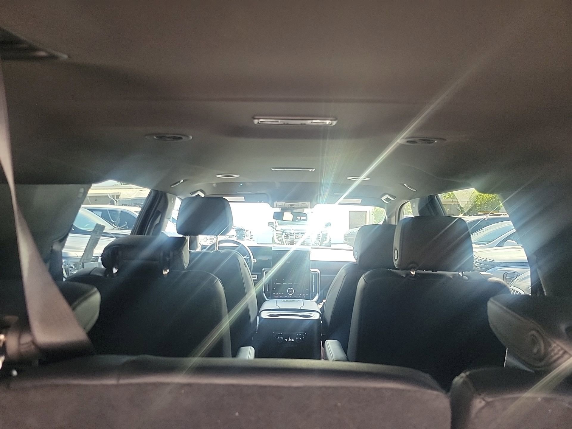 Used 2025 GMC Yukon XL Denali image 17